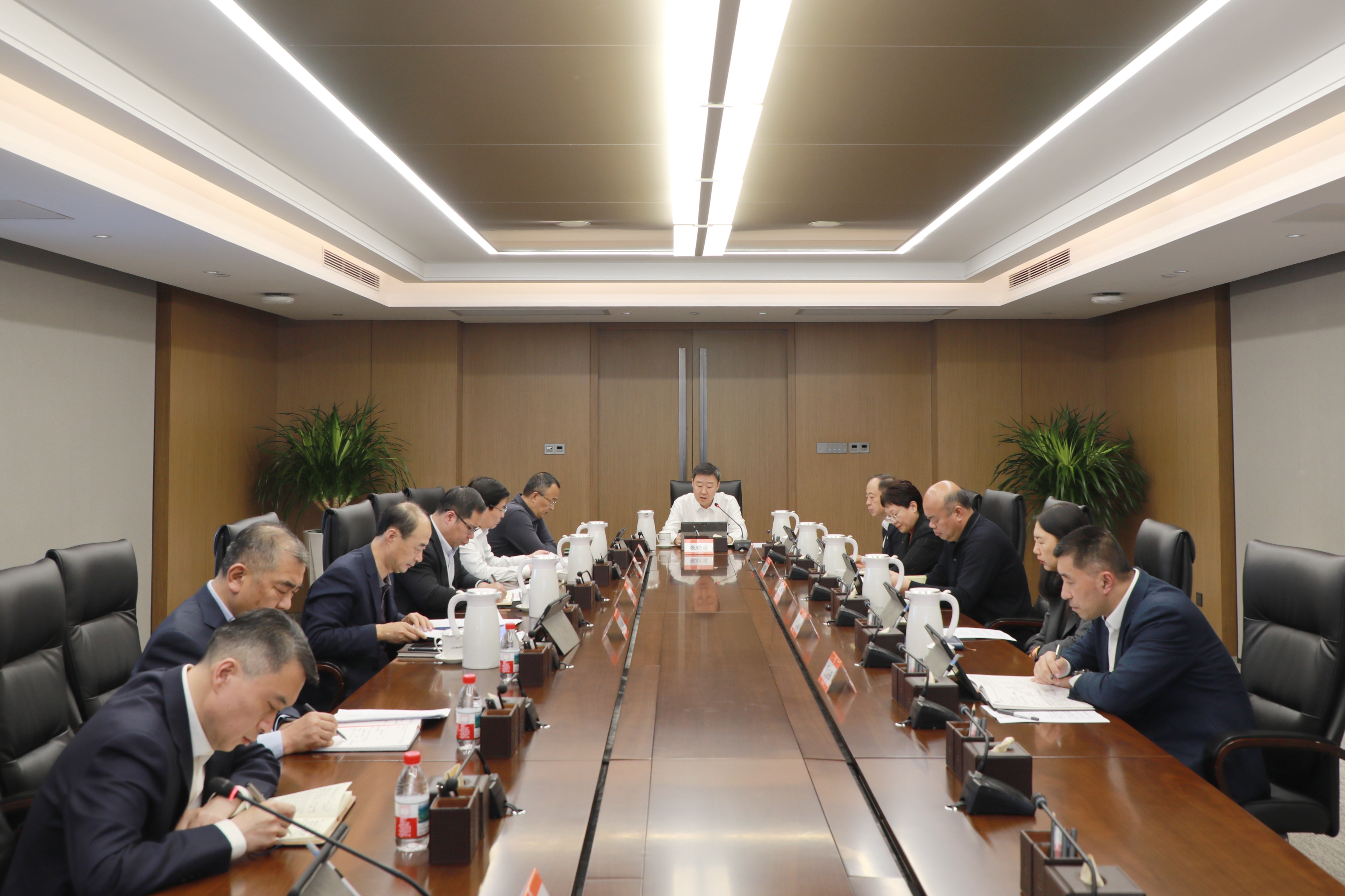 集團(tuán)黨委常委會(huì)召開(kāi)會(huì)議 傳達(dá)學(xué)習(xí)習(xí)近平總書(shū)記重要講話(huà)精神 研究有關(guān)事項(xiàng)